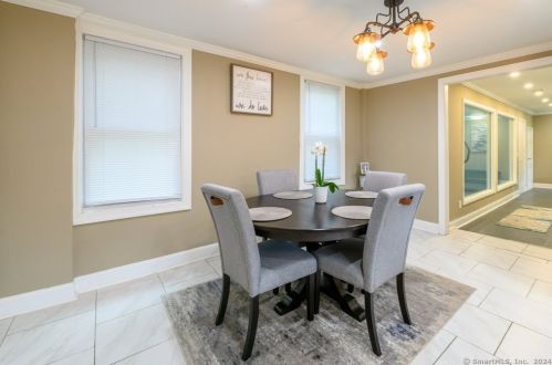 252 Main St, Meriden CT 06451-3859 exterior