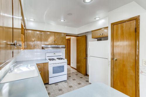 4535 Newcastle Ave, Chicago IL 60706-4832 exterior