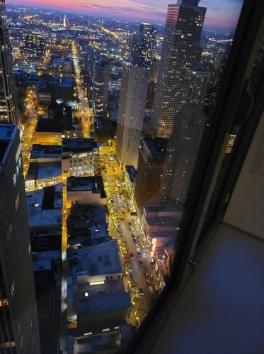 950 Michigan Ave, Chicago IL 60605-2201 exterior