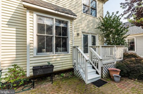 213 Creek Valley Ln, Rockville MD  20850-5603 exterior