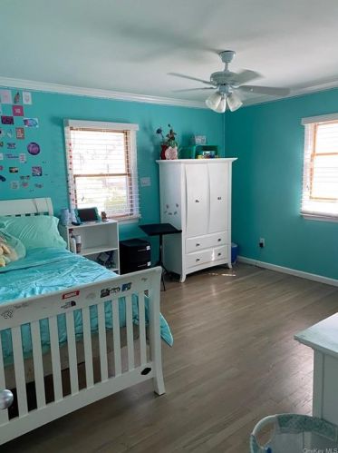 106 Hale Rd, Babylon NY 11703-4508 exterior