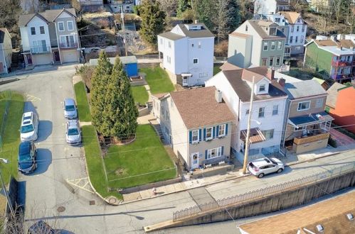 2722 Shelly St, Pittsburgh, PA 15203-2515