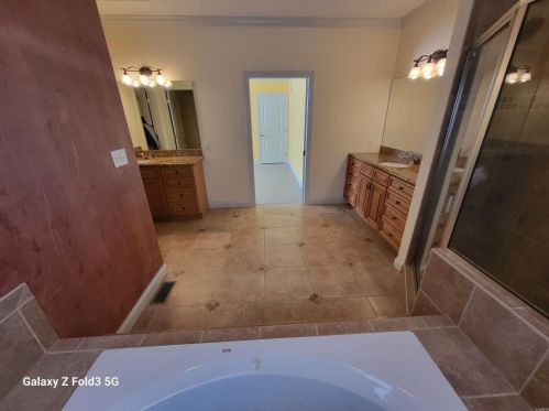 1 Crabapple Ct, Saint Louis MO 63132-3422 exterior