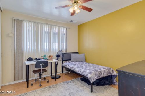 5743 38 Dr, Phoenix AZ 85053-2811 exterior