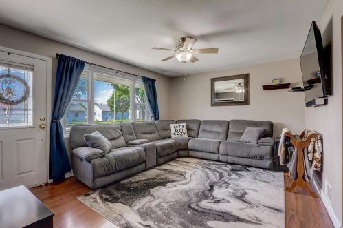 3244 68th St, Milwaukee, WI 53219-4004