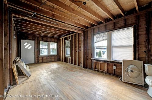 302 4 Ave, Belmar NJ 07719-2155 exterior