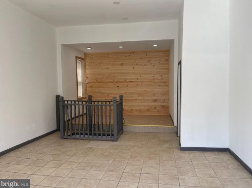 1924 4 St, Philadelphia PA 19122-2206 exterior