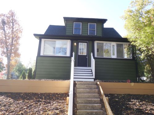 645 68th St, Milwaukee, WI 53213-3956