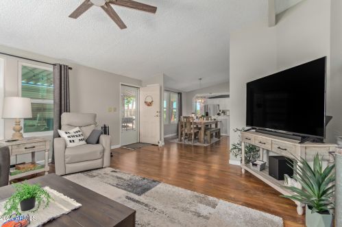 8936 Lakeview Dr, Chandler AZ 85248-6917 exterior