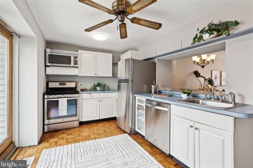 2607 Christian St, Philadelphia PA 19147-3612 exterior