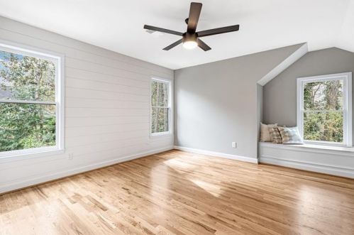 6160 Heards Creek Dr, Atlanta GA  30328-3635 exterior