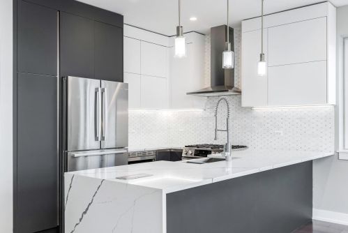 2207 21st Pl, Chicago, IL 60608-3914