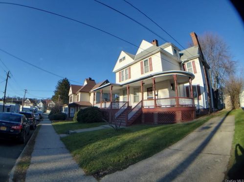 6 Albert St, Middletown, NY 10940-3902
