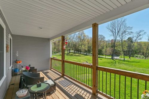 17 Sunrise Ln, Poughkeepsie NY exterior