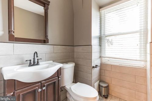 4709 Baltimore Ave, Philadelphia PA 19143-3118 exterior