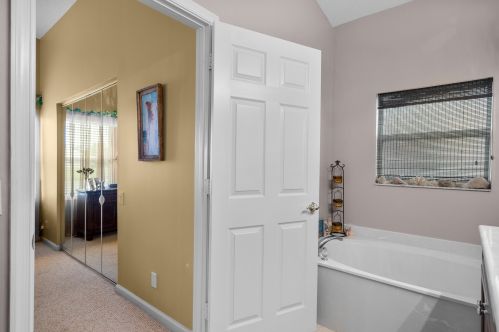 324 Breezy Point Loop, Fort Pierce FL  34986-2669 exterior