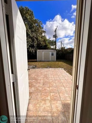 124 Lobster Rd, Fort Pierce FL  34983-1718 exterior