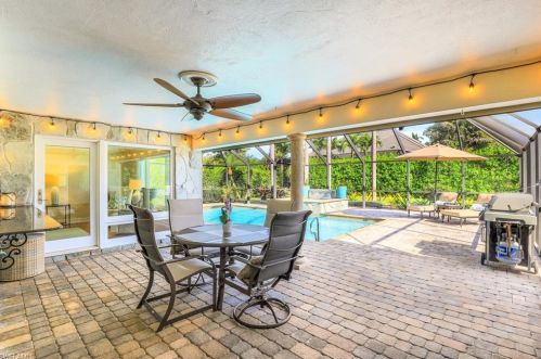 635 Anchor Rode Dr, Naples FL 34103-2716 exterior