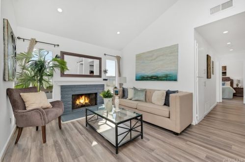 5356 Driftwood St, Oxnard CA 93035-1032 exterior