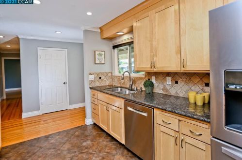 4080 Burbank Dr, Concord CA 94521-1023 exterior