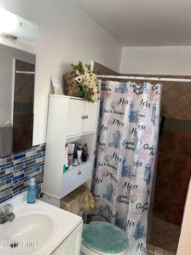 3011 81st Dr, Phoenix AZ  85033-4760 exterior