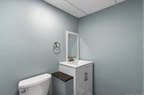 6 Jones Rd, Wallingford CT  06492-4305 exterior