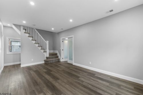 156 Barnert Ave, Paterson NJ  07512-1640 exterior