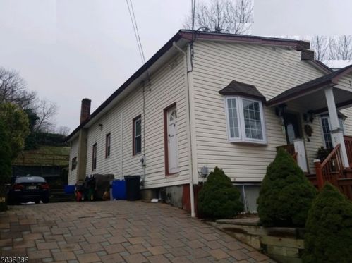 77 Robert St, Wharton, NJ 07885-1918