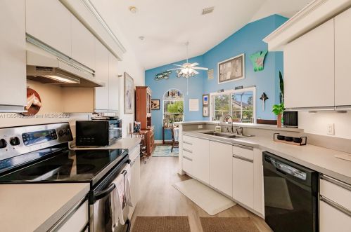 972 Haas Ave, Fort Pierce FL  34953-5611 exterior