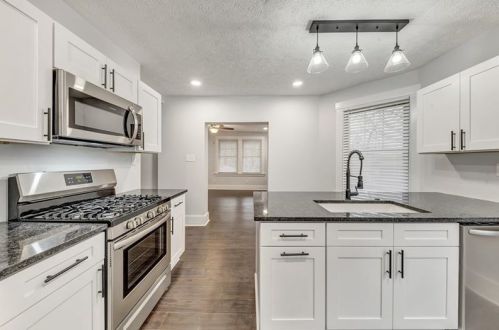 1692 Hillsdale Ave, Pittsburgh PA 15216-2018 exterior