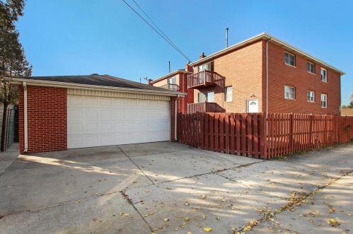 6601 Cornelia Ave, Chicago IL 60618-6035 exterior