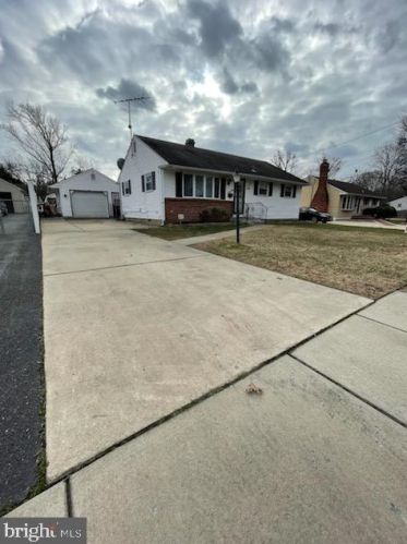 206 Cressmont Ave, Blenheim, NJ 08012-3838