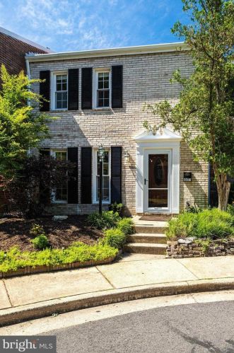 6451 Gildar St, Alexandria, VA 22310-2516