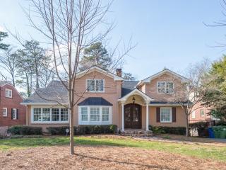 2622 Sharondale Dr, Atlanta GA  30305-3812 exterior