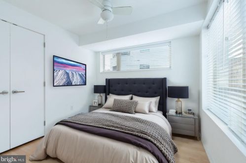 936 Leithgow St, Philadelphia PA 19123-1440 exterior