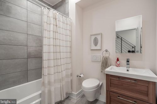 1410 Colorado St, Philadelphia PA 19146-4735 exterior