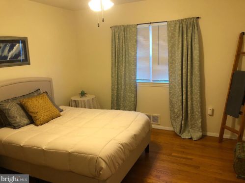 202 England Ter, Rockville MD 20850-1630 exterior