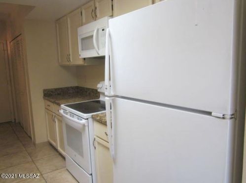 821 Paseo Del Prado, Green Valley AZ 85614-1974 exterior