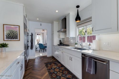 2608 10 St, Phoenix AZ 85085-7781 exterior