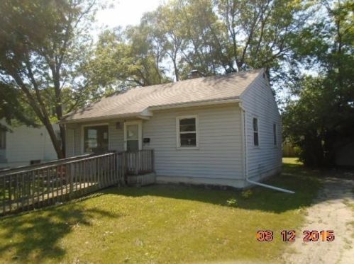 4671 50th St, Milwaukee, WI 53220-4121