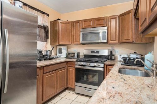 110 Lancashire St, Providence RI  02908-1612 exterior