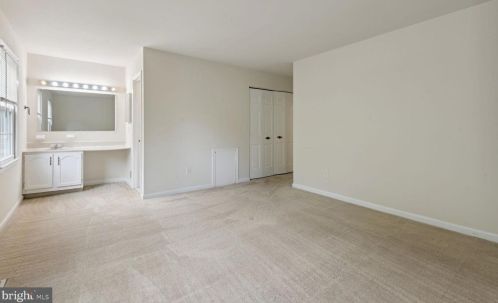 5840 Berkshire Ct, Alexandria VA 22303-1630 exterior