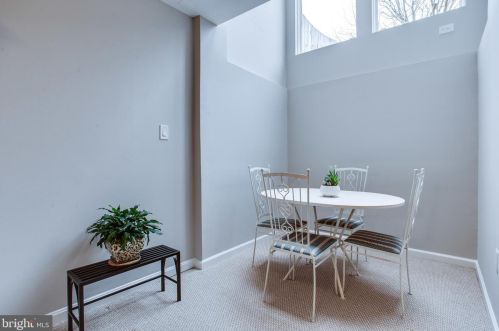 7308 Aynsley Ln, Mc Lean VA 22102-2931 exterior