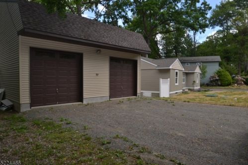 132 Shawnee Trl, Wharton NJ  07885-2934 exterior