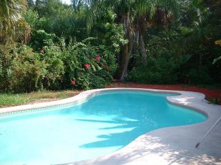 6007 Flora Vista Ave, Tampa FL  33604-6813 exterior