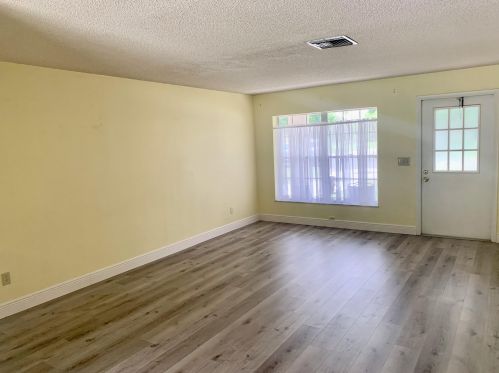 2808 29th St, Fort Pierce, FL 34981-6038