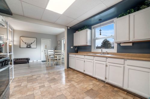 609 2nd St, Duluth MN 55805-2011 exterior