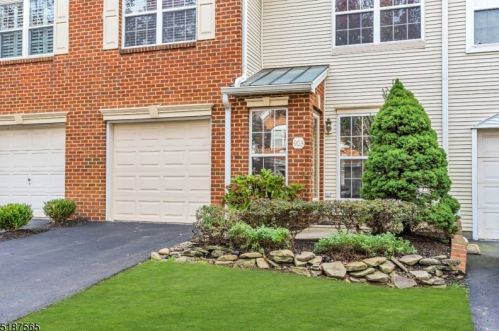 903 Stech Dr, Bridgewater, NJ 08807-5501