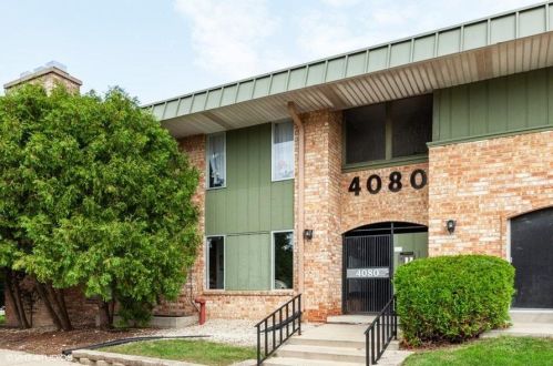 4080 Rivers Edge Cir, Milwaukee WI  53209-1130 exterior