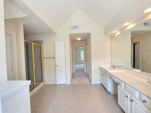 1080 Maycroft Knl, Lithonia GA 30078-7736 exterior